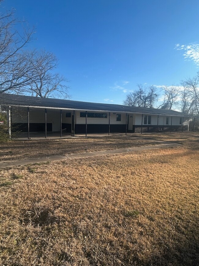 Building Photo - 119 Cox Dr