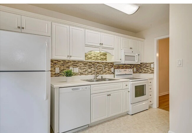 Photo - Updated 2 BR, 2 BA Townhome