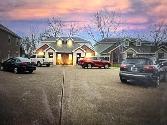 Building Photo - 2012 S 8th St