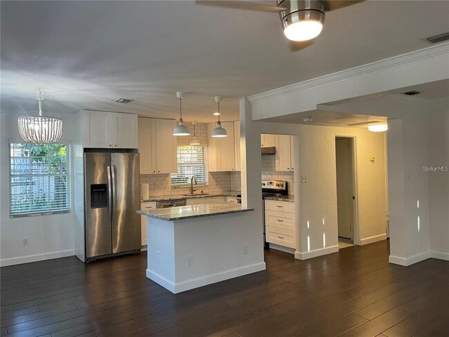 Photo - 918 Golfview St