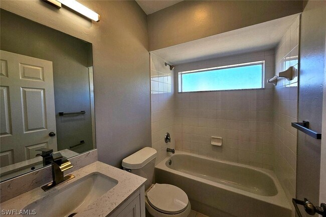 Photo - 3012 40th St SW