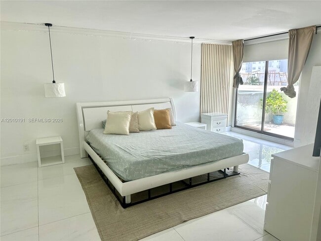 Photo - 1800 Collins Ave Unit 5D