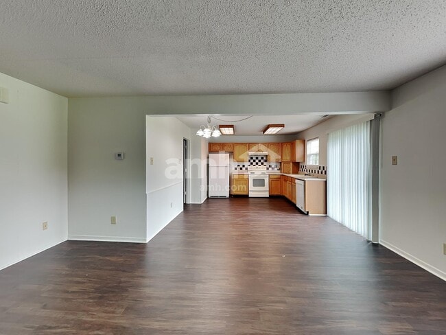 Photo - 7540 Wymm Ln