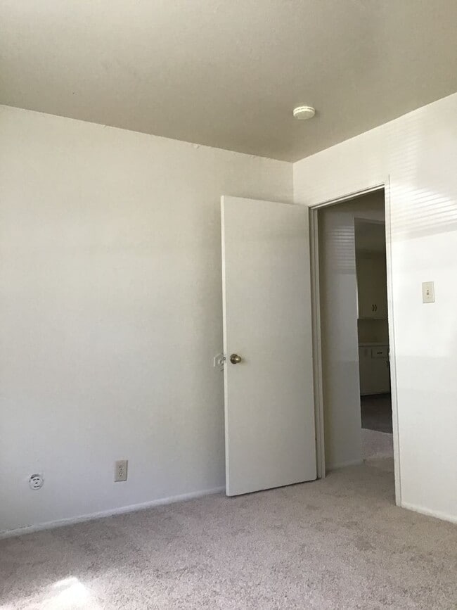 Photo - 1027 F St Unit 1