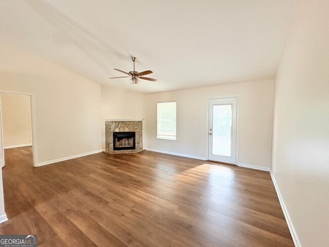 Photo - 102 Lake Victoria Dr