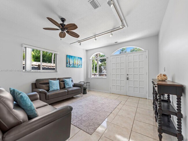 Photo - 6 SE Marlin Ave House