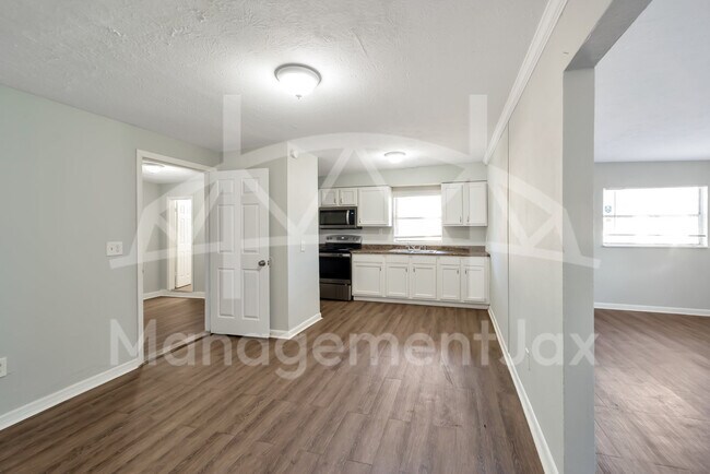 Photo - 1586 W 36th St