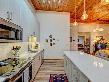 Photo - 1300 Burton St