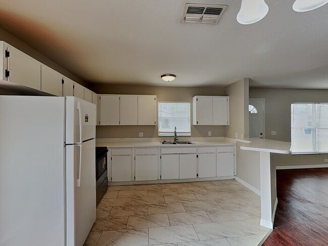 Photo - 3705 N 52nd St