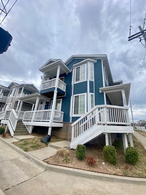 Building Photo - 1089 N Leverett Ave