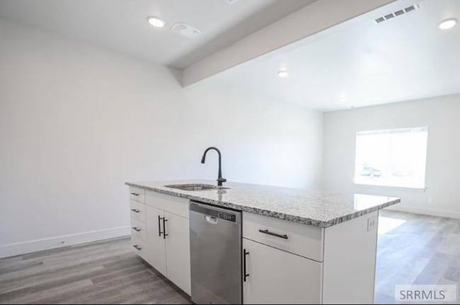 Photo - 651 S 2400 W