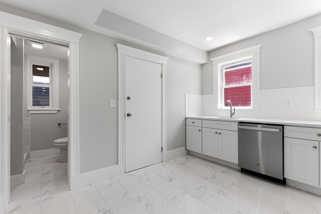 Photo - 64 Bakersfield St Unit 3