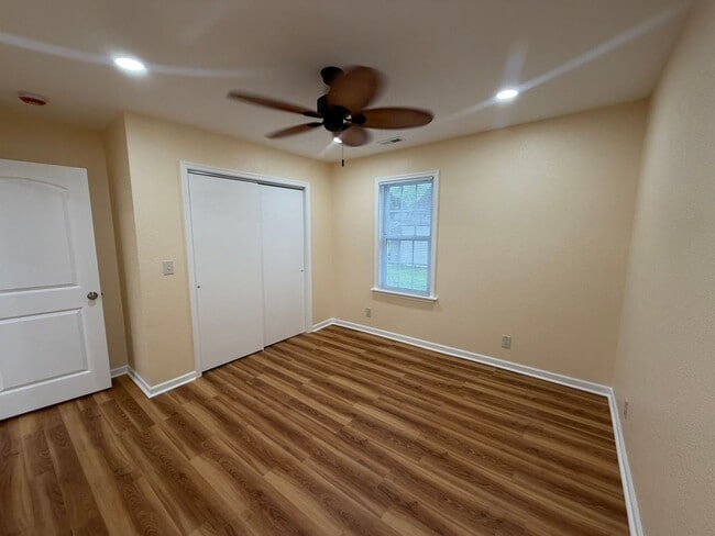 Photo - 705 Canal Dr