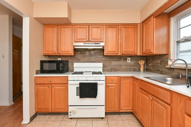 Photo - 207 Manhattan Ave Unit 2