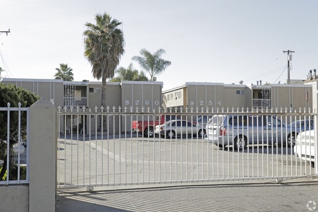Palm St Apts