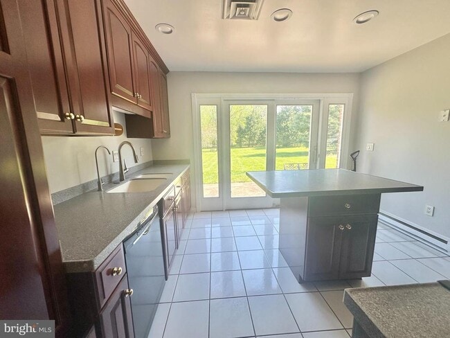 Photo - 703 Kentland Dr