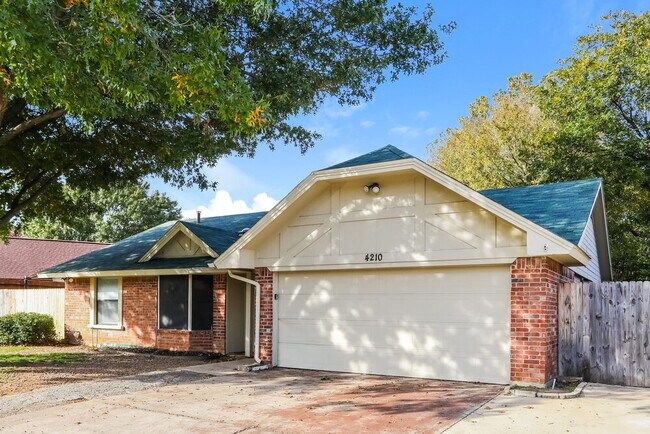 Photo - 4210 Glen Hollow Cir