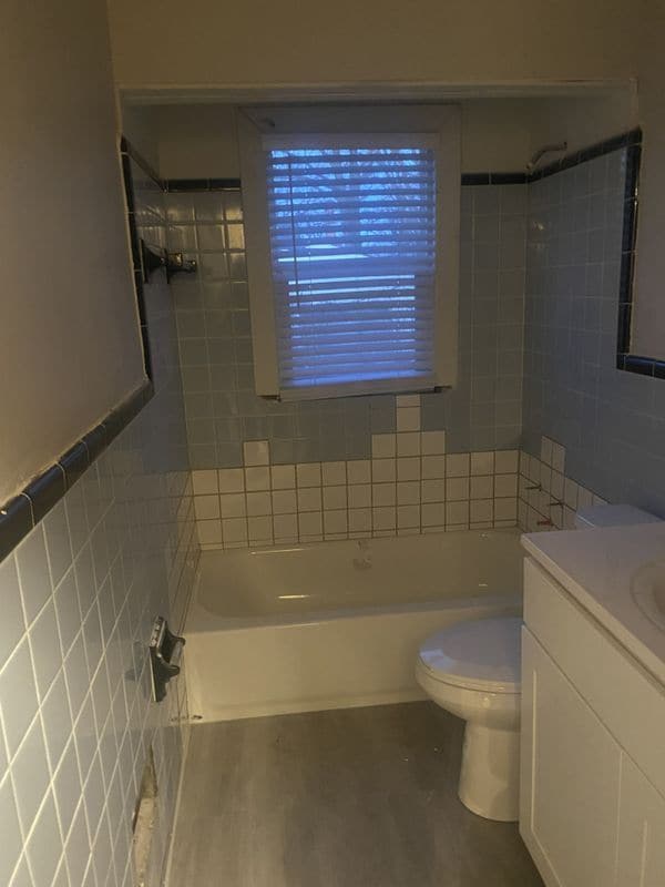 Photo - 6176 Farmbrook St