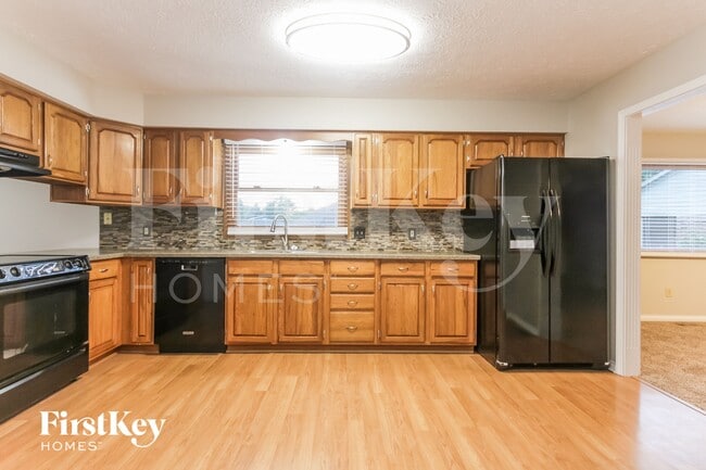 Photo - 458 Pebble Way