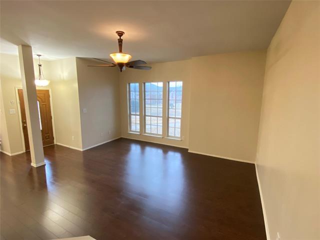 Photo - 550 Monarch Dr