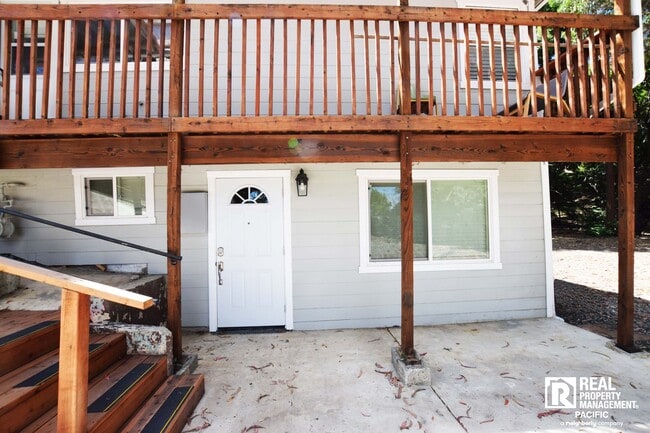 Building Photo - 1835 Bonita Rd Unit B