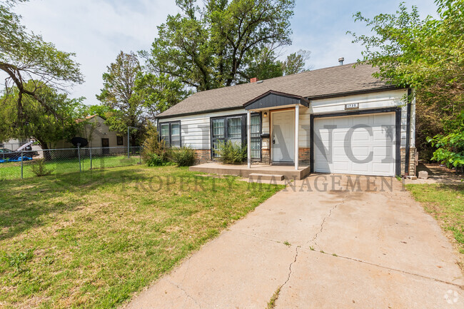 Building Photo - 1735 N Chautauqua St Rental