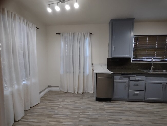 Kitchen - 4265 Sawtelle Blvd