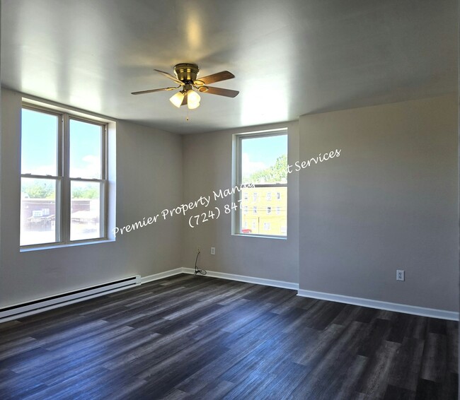 211 E Wallace Ave Unit 2