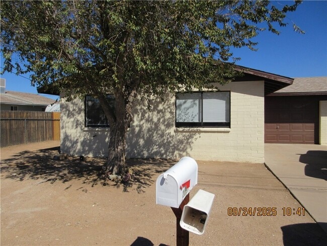 Building Photo - 2027 Wickieup Ave Rental