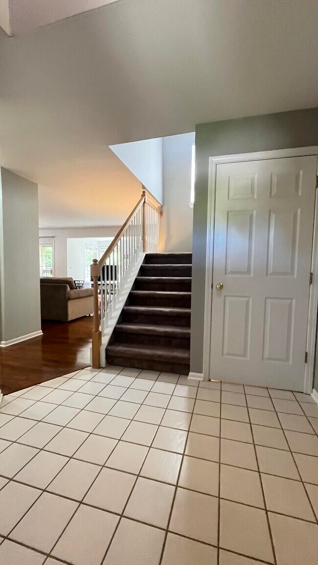 Photo - 771 Taylor St