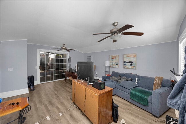 Building Photo - 331-335 N Olive St Unit 333