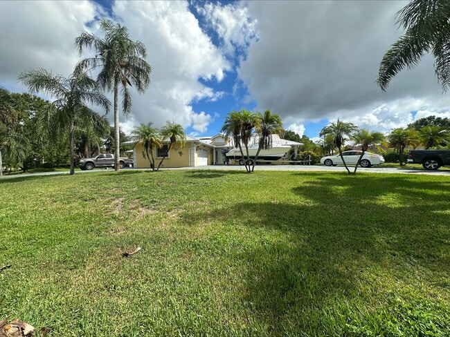 Building Photo - 2085 SE Hanford Rd Rental