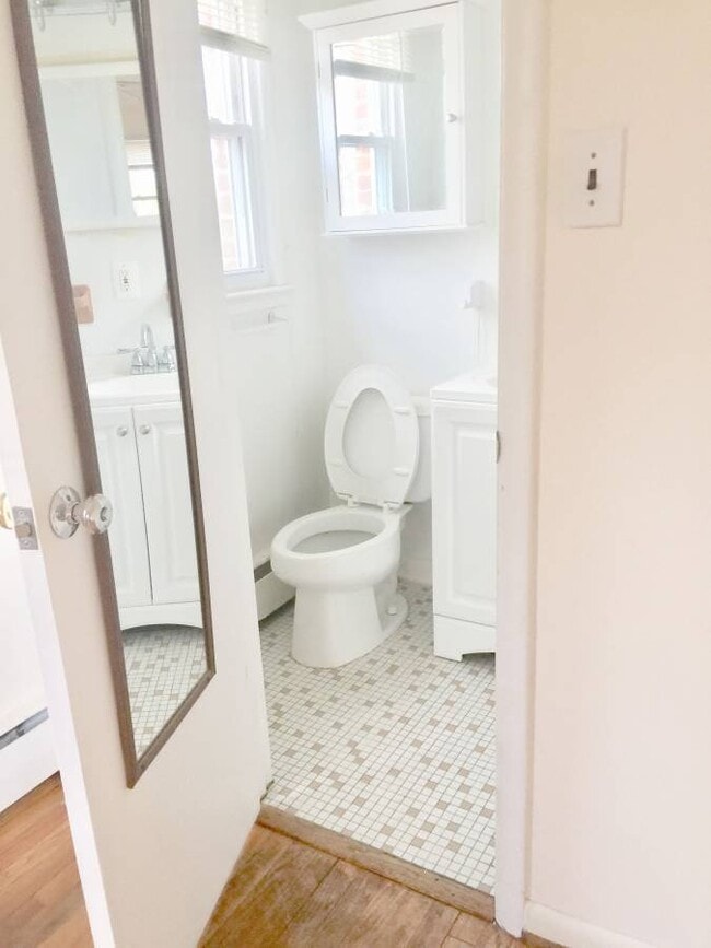 Building Photo - 4433 Village Dr