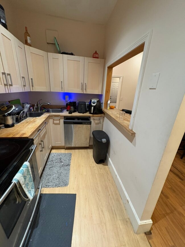 Building Photo - 860 Huntington Ave Unit 1