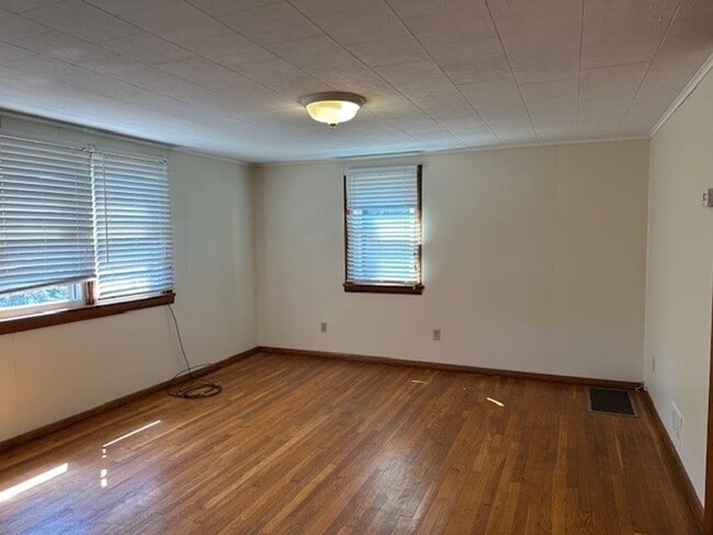 Photo - 1249 E Caracas Ave Unit B