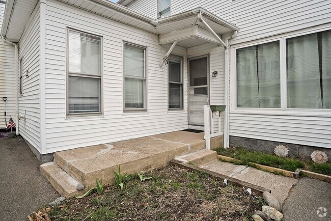 Building Photo - 100 N Franklin St Unit 2 Rental