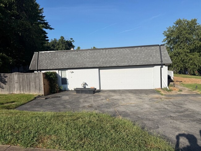 Photo - 1 Nicolet Dr