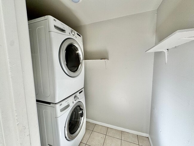 Photo - 449 Glen View Ct