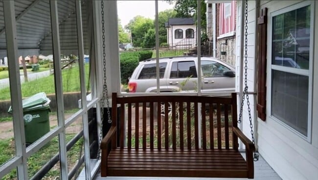 Photo - 684 S Elizabeth Pl NW