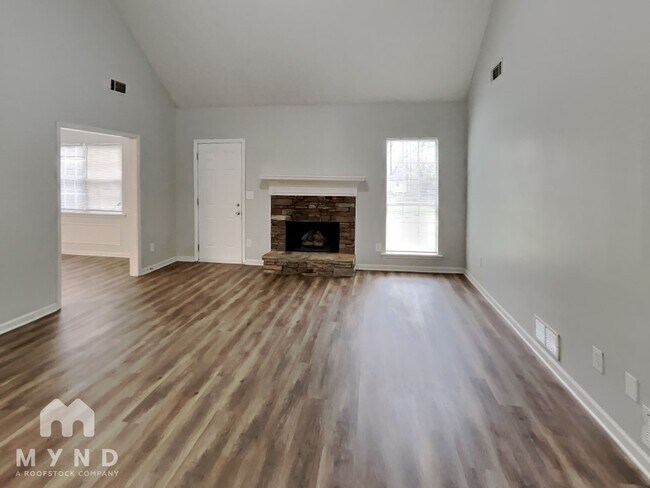 Photo - 135 Windward Dr