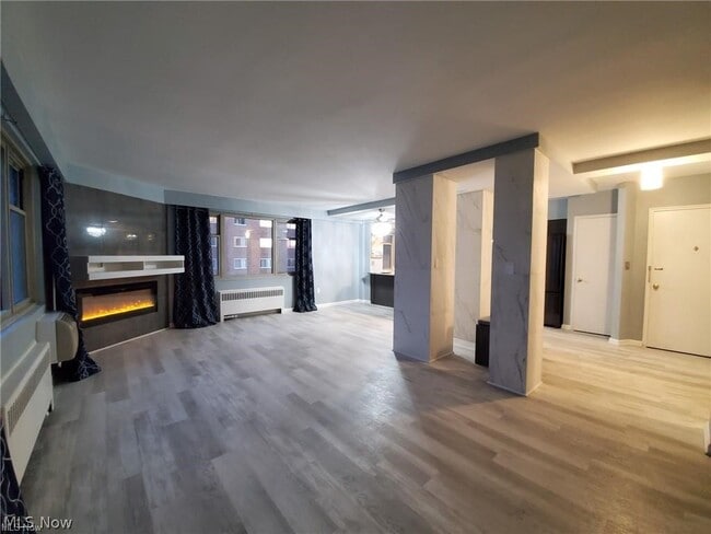 Photo - 11820 Edgewater Dr Unit 417