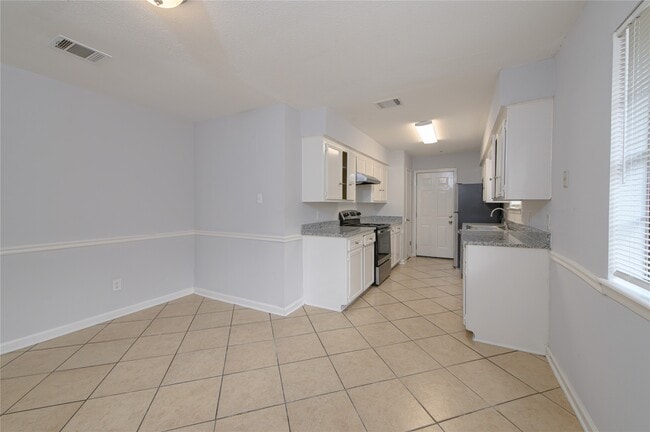 Photo - 5519 Fallengate Dr