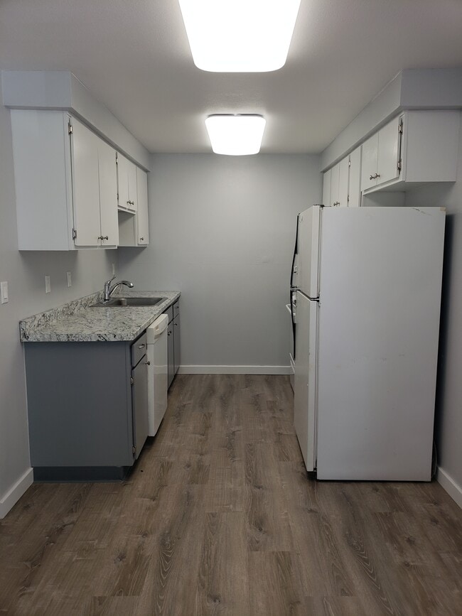 Building Photo - 2213 Hawthorne St Unit C Rental