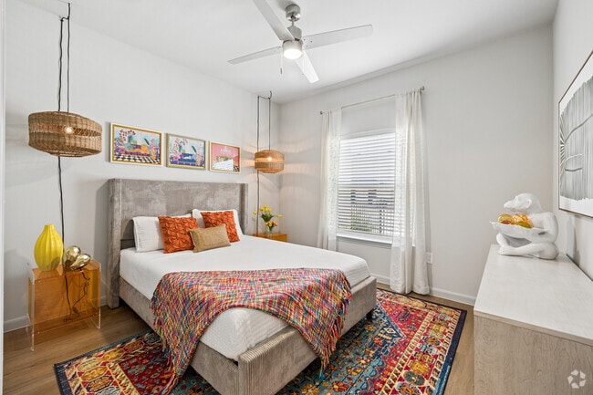 2BR, 2BA - 996SF - Second Bedroom