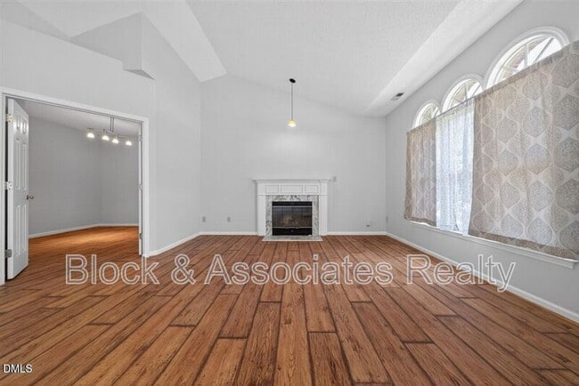 Photo - 105 Ellsworth Pl