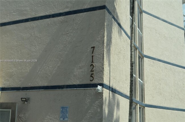 Photo - 7125 NW 186th St Unit B403