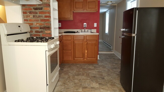 Photo - Welcome home to this charming and spacious 2-bedroom, 2 full bathroom single-family home in Edgew...