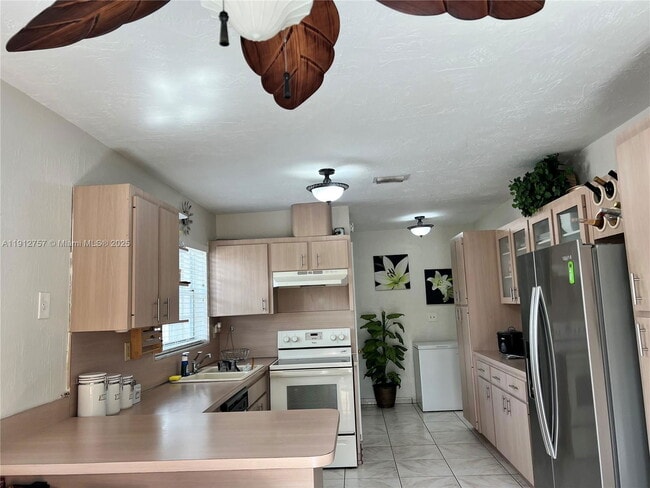 Photo - 120 SW 68th Ave