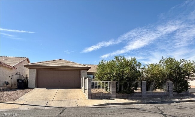 Photo - 381 Verbena Ave