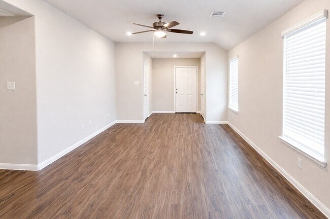 Photo - 5127 Shelby Katherine Dr